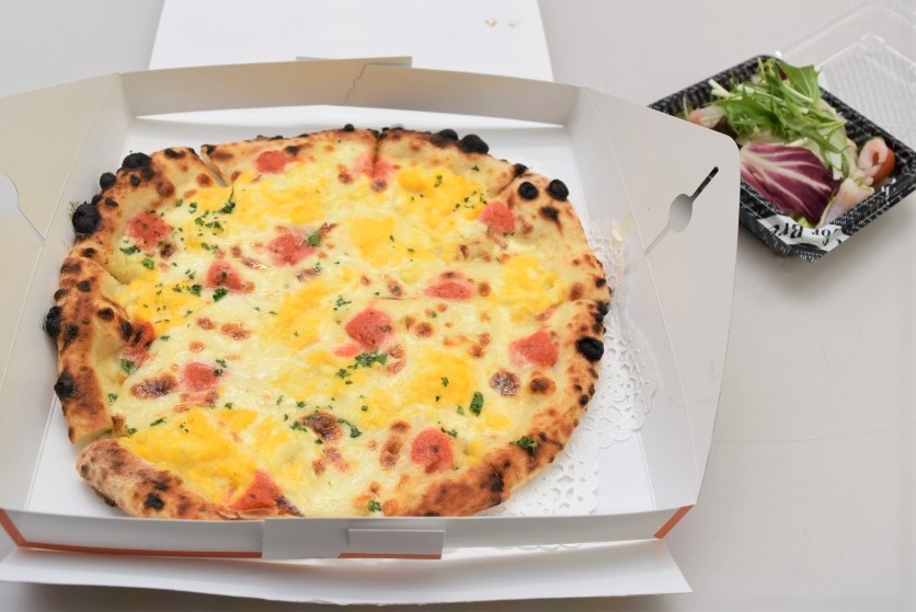 明太子とスクランブルエッグのクリームソースピザ