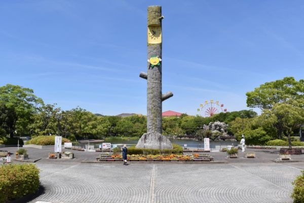 チューリップの塔が登場｜高知市で「わんぱーくこうちまつり」