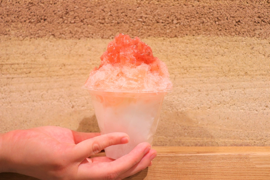 「イチゴスペシャル」佐川町黒岩で採れたイチゴのシロップと濃厚な地乳アイスがコラボ（集落活動センターくろいわ）