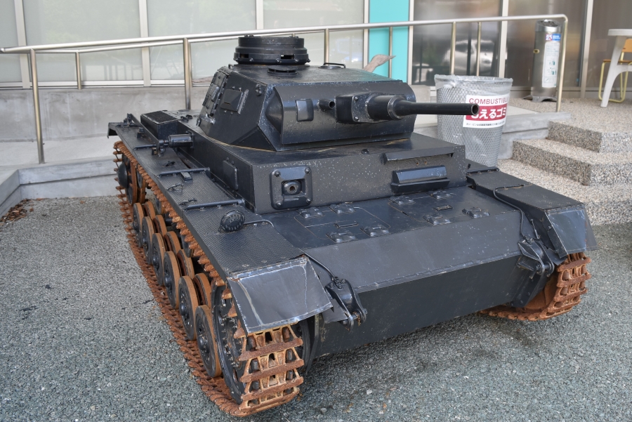 大人5人を乗せて走ることもできる戦車