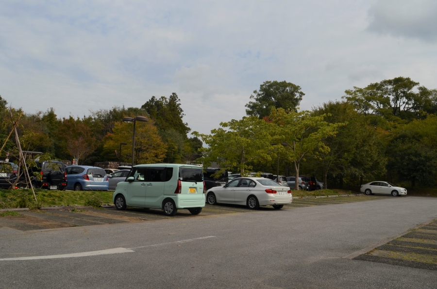 写真は第 1 駐車場です。第 2 駐車場まであります