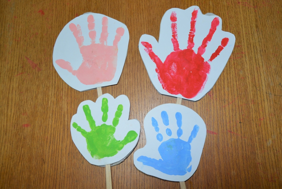 川村家の「ほめ手」はそれぞれの手形で作りました