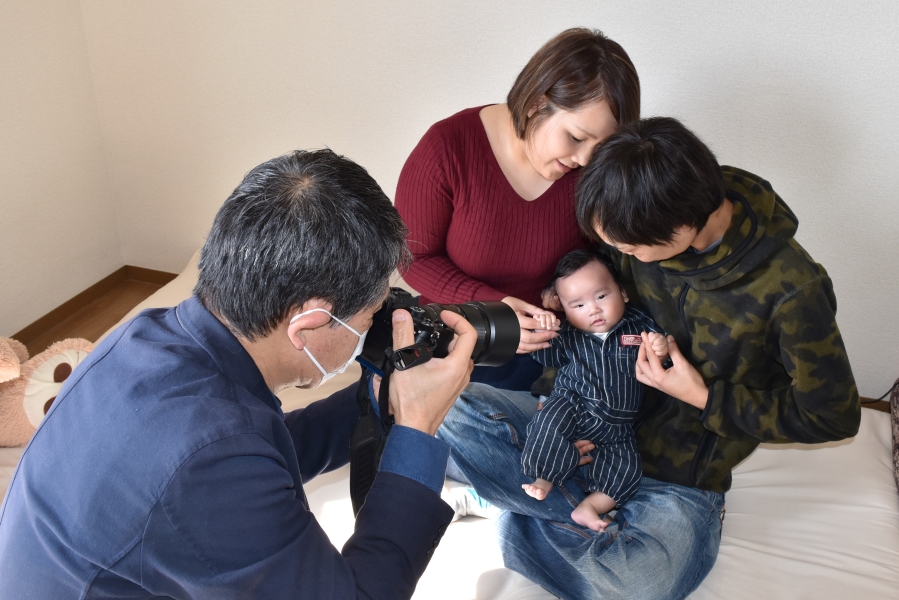 リラックスした雰囲気の中、撮影スタート!うまく笑えるかな?