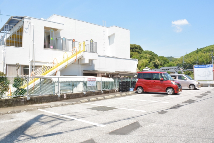 駐車場は10台ほどあります