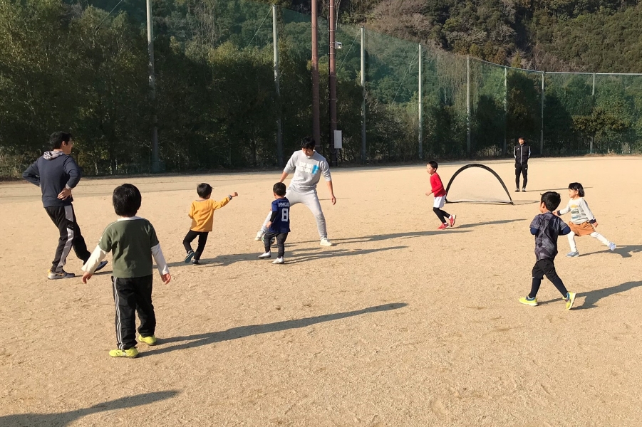 高知市の城ノ平運動公園で「ふれあいスポーツ体験DAY」｜親子でさまざまな運動にチャレンジ