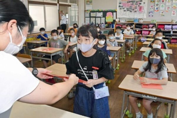 夏休み、ワクワク～！高知県内の小中学校で終業式｜週間高知の子どもニュース（2021年7月17～23日）