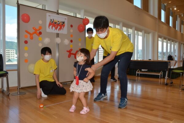 【定員に達しました】高知市東部総合運動場で「あそビバ！in高知」｜先着順！ボールを使った親子遊びで体を動かそう
