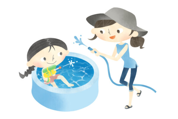 高知市総合体育館で「ベビーアクアビクス教室」｜おもちゃやすべり台で遊びながら楽しく水に慣れていこう！