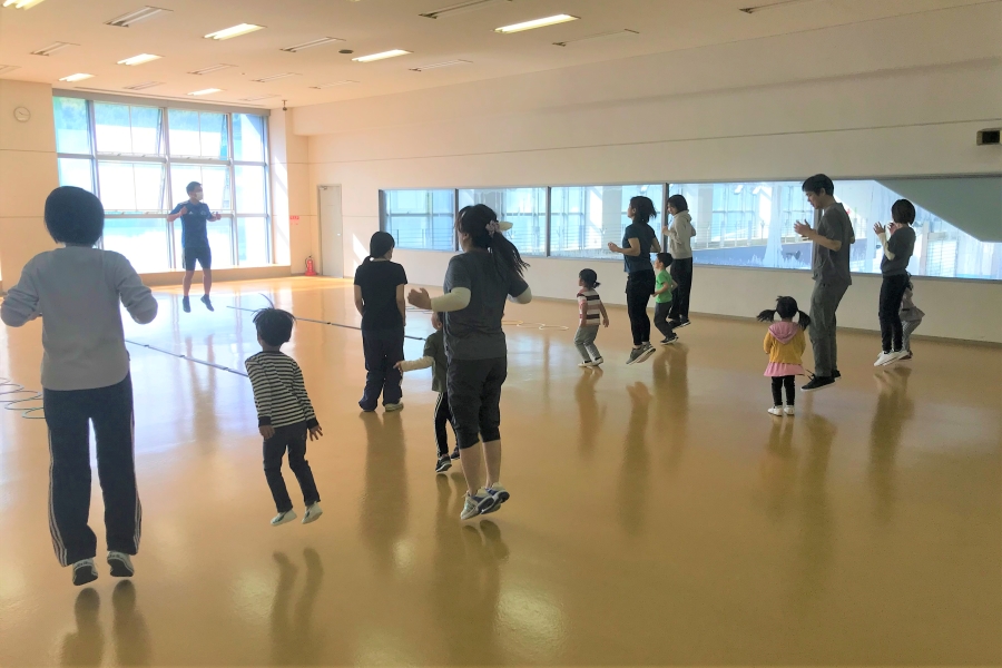 高知市総合体育館で「親子スポーツ体験DAY」｜親子でジャンプ運動を楽しもう！