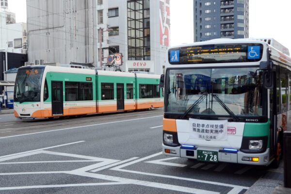 高知市内を通るバス、電車が日曜祝日は無料に！11月3日から2022年1月まで