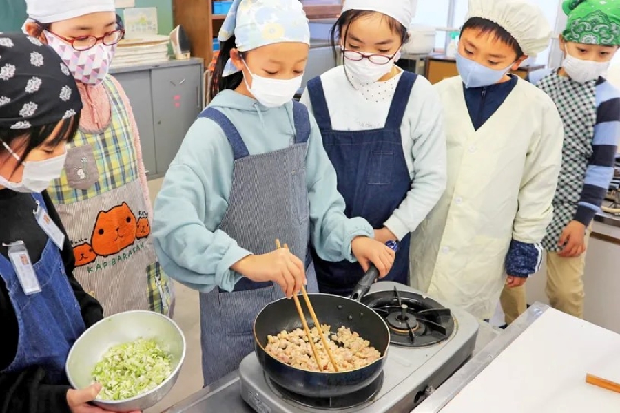 高知市昭和小の子どもたちが「下知ネギ」メニューを考案しました｜週間
