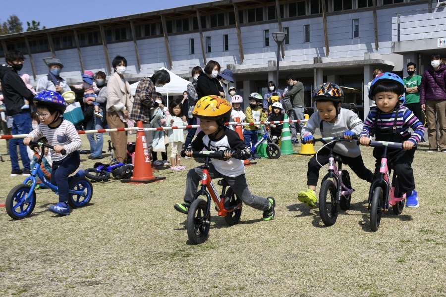 香南市で「キックバイクで遊ぼう」｜2～6歳が対象で先着100人！キッチンカースタジアムも登場