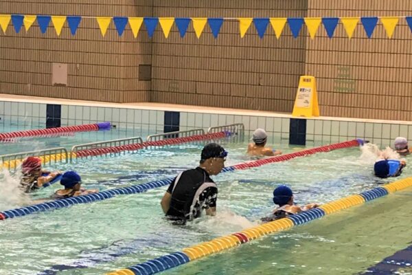 高知市総合体育館で「小学生水泳教室」｜水泳が苦手な市内の小学生が対象