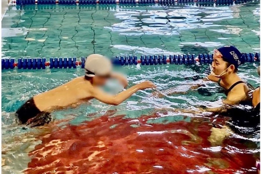 【2022年】高知県立県民体育館で「水慣れなつやすみ小学生水泳教室」｜1～4年生対象。遊び感覚で水に慣れていこう！