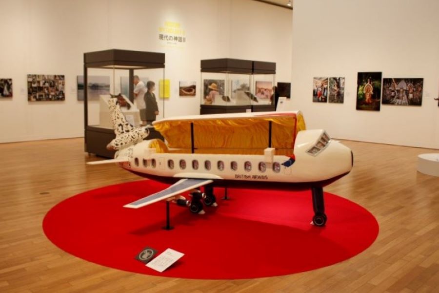 「棺（飛行機）」所蔵：国立民族学博物館