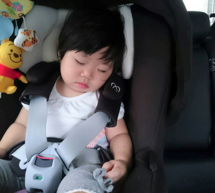 「せっかく寝てるから」と子どもを車内に残すのはやめましょう