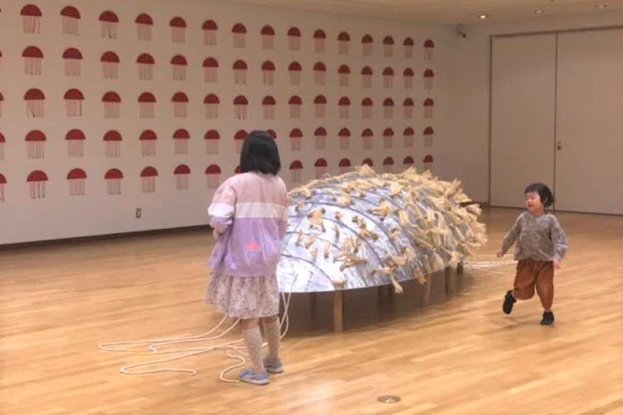 高知市の高知県立美術館で「門田修充展」｜生き物？箱？立体作品を展示。子どもが触れて、体感できます