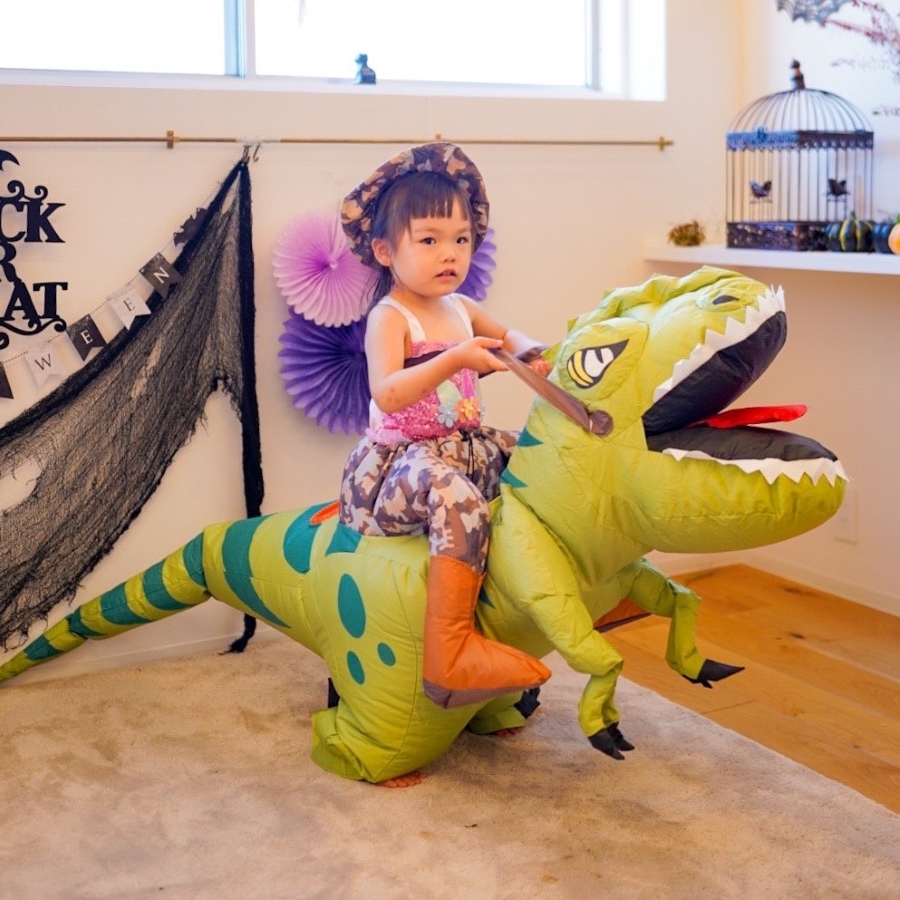 恐竜が大好きな娘。ハロウィンのコスプレは「恐竜ハンター」でした
