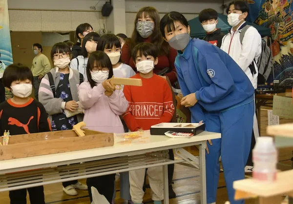 テーマは昭和レトロ！室戸市・佐喜浜中の生徒たちが企画した「さきはまつり」が盛況でした｜週刊高知の子どもニュース（2023年1月9～15日）