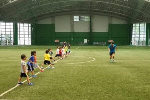 高知市総合運動場で「幼児スポーツ体験教室」｜リズムジャンプ、ボール運動など、楽しみながら体を動かそう！