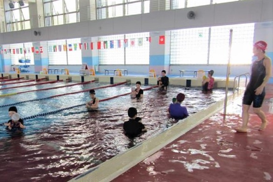 高知市総合体育館で「ベビーアクアビクス教室」｜親子でプールに入ってみよう！
