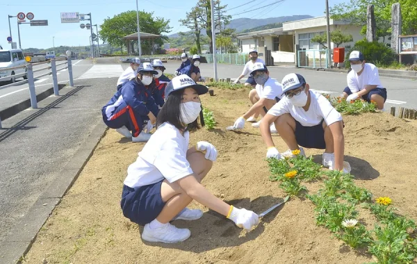 奈半利中学校が緑化推進で内閣総理大臣賞を受賞しました！｜週刊高知の子どもニュース（2023年5月8～14日）