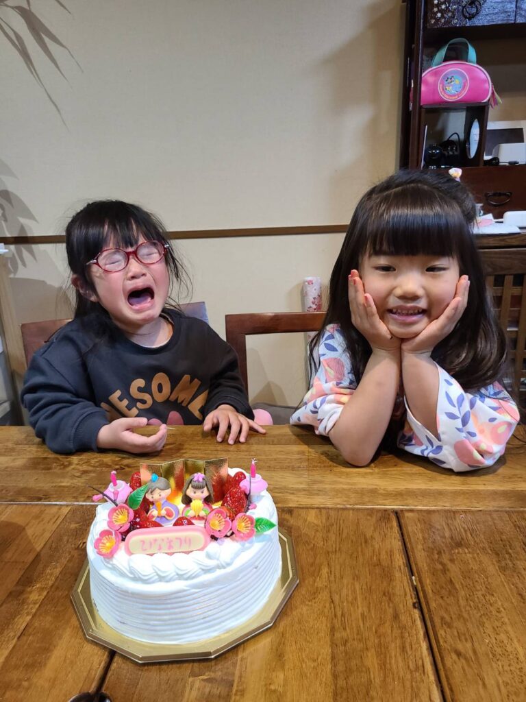 【特選賞】早くケーキが食べたくて写真撮りたくないと大泣き