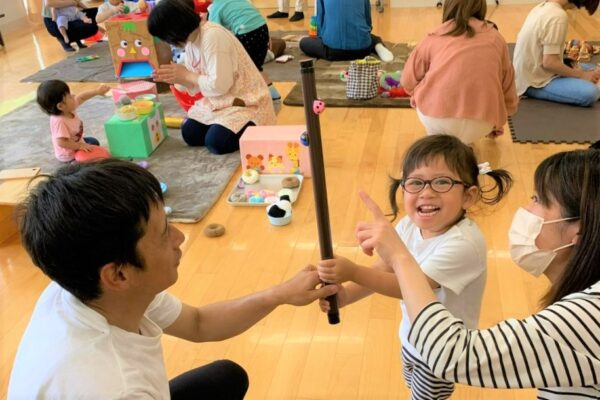 【2024年3月】高知市で「おもちゃの広場 in あさくら」（朝倉総合市民会館）｜木のおもちゃ、グッドトイで遊びませんか？赤ちゃんから小学生まで参加できます