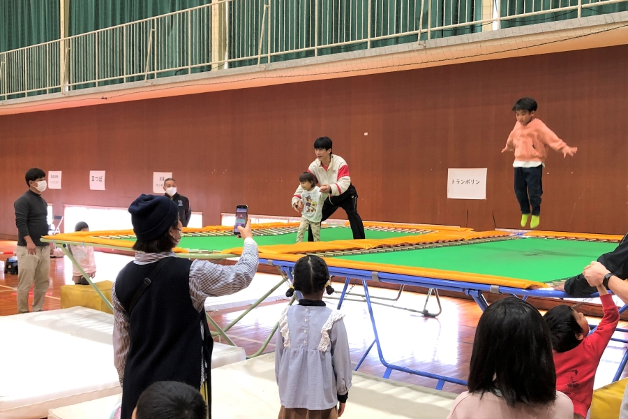 香南市で「家族でけんこうまつり2024」（香我美トレーニングセンター）｜トランポリン、ダンス、スラックラインなどを体験！輪投げや射的も楽しめます