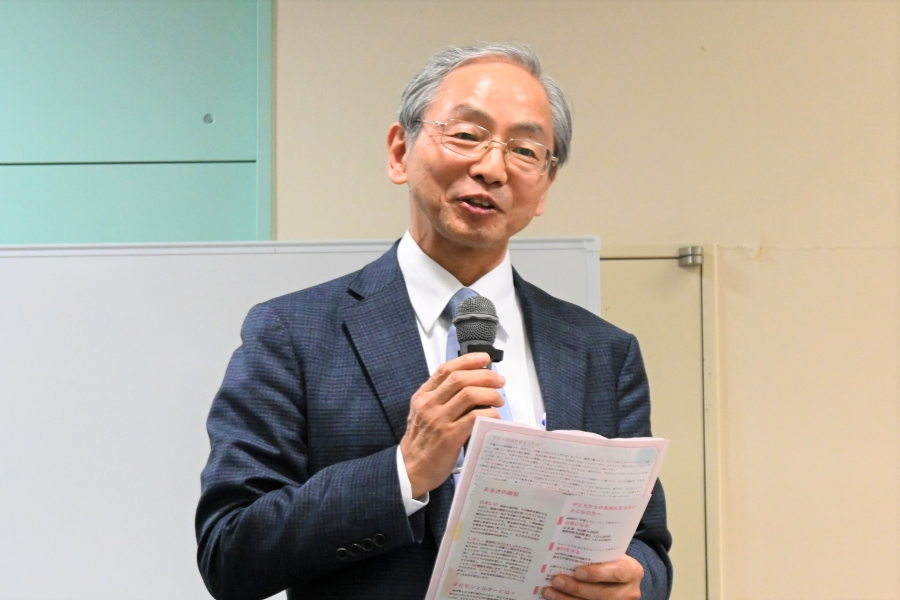 小児科医の吉川清志さん。「子どもシェルターおるき」の理事長を務めています