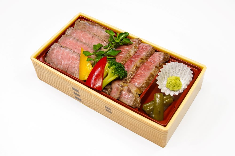 【肉料理かやま】神戸牛ローストビーフ・霜降り和牛ステーキ重（1 折 2500 円）