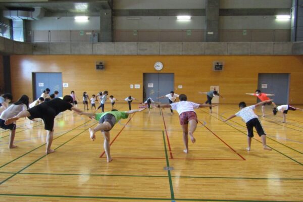 高知市で「カポエイラ体験DAY」（高知市総合体育館）｜小学生以上の人が対象です