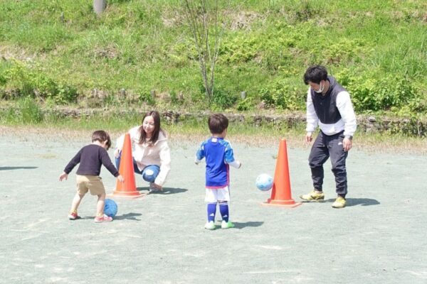 高知市で「ふれあいサッカー体験DAY」（土佐山運動広場）｜ボールを使った全身運動に挑戦！参加無料です