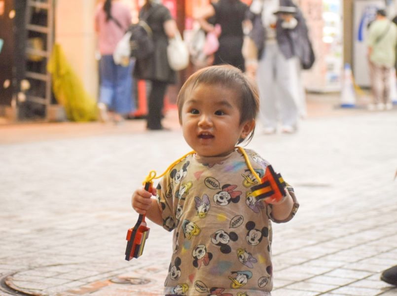 【はじめてのよさこい】昨年1歳2ヶ月で市民憲章よさこい踊り子隊に参加！鳴子を持って帯屋町を歩きました