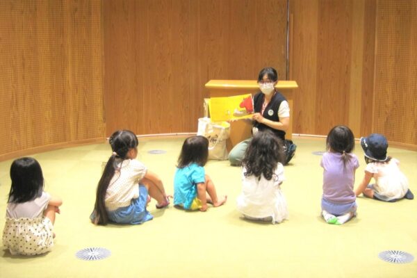 「10歳までは親が子どもに物語を読んであげて」｜児童文学作家・斎藤惇夫さんが「子どもにとっての本、物語」を語りました