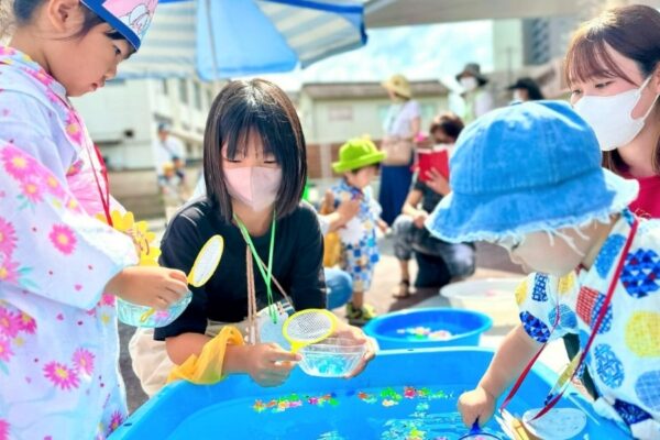 高知市で「マリアスマイル・サマーフェスティバル」（高知聖園マリア園）｜ゲーム、おもちゃ、金魚すくい、お菓子、アイス…親子で夏祭りを楽しもう！〈PR〉