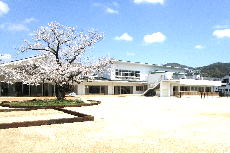 認定こども園　ひかりこども園