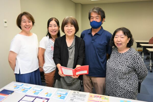 芸西村で「琴ヶ浜竹灯りの宵」（琴ヶ浜野外劇場周辺）｜約1000基のオブジェやろうそくが並び、幻想的な風景が楽しめます