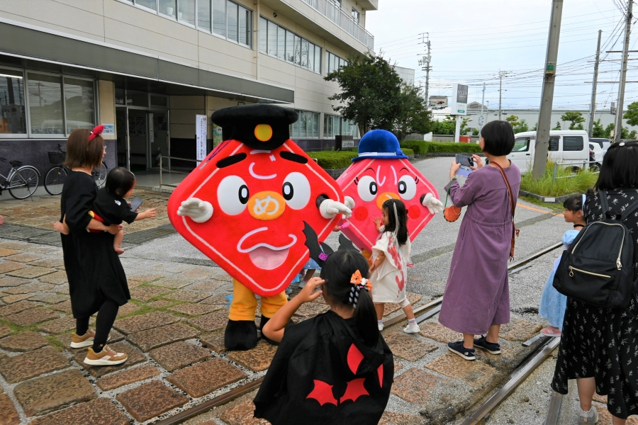 ごめんくん、い～のちゃんのもとへ。「かわいい！」