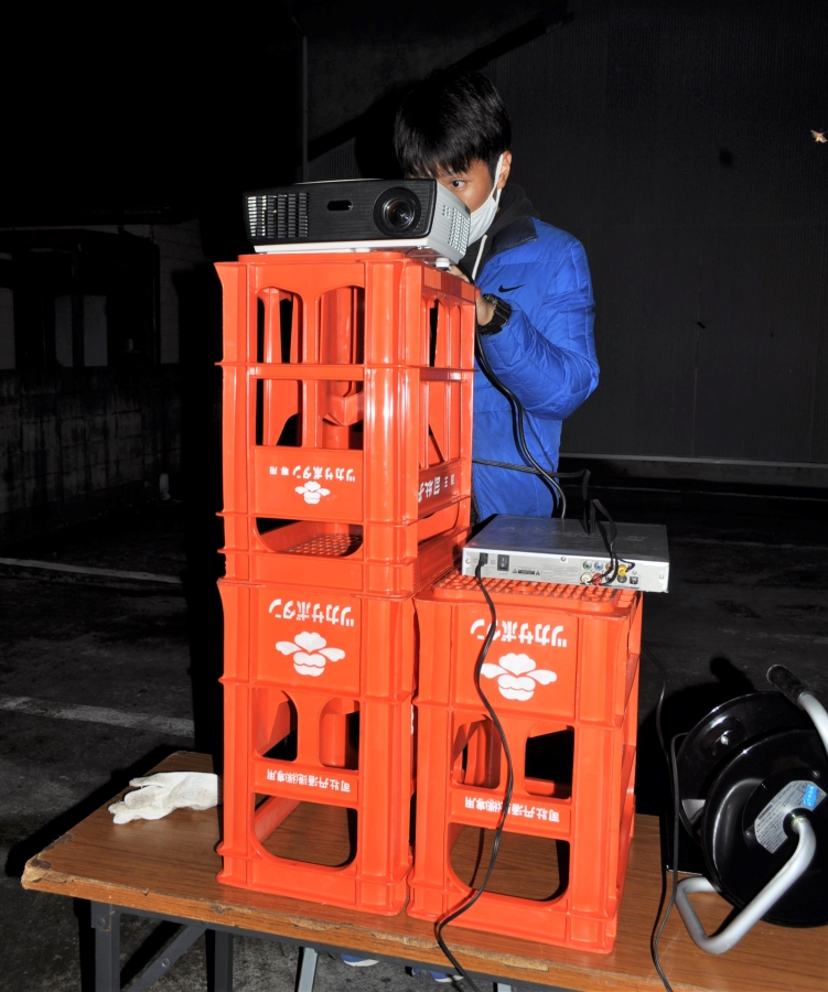 日本酒のケースも機材に。イベントにはスタッフの創意工夫があふれています（提供写真）