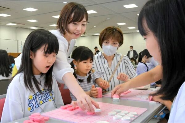 高知市で「しょうぎ女子入門教室」（高知新聞社）｜将棋を駒の動かし方から学びませんか？高知こども棋王戦「よさこい高知文化祭杯」も同時開催です