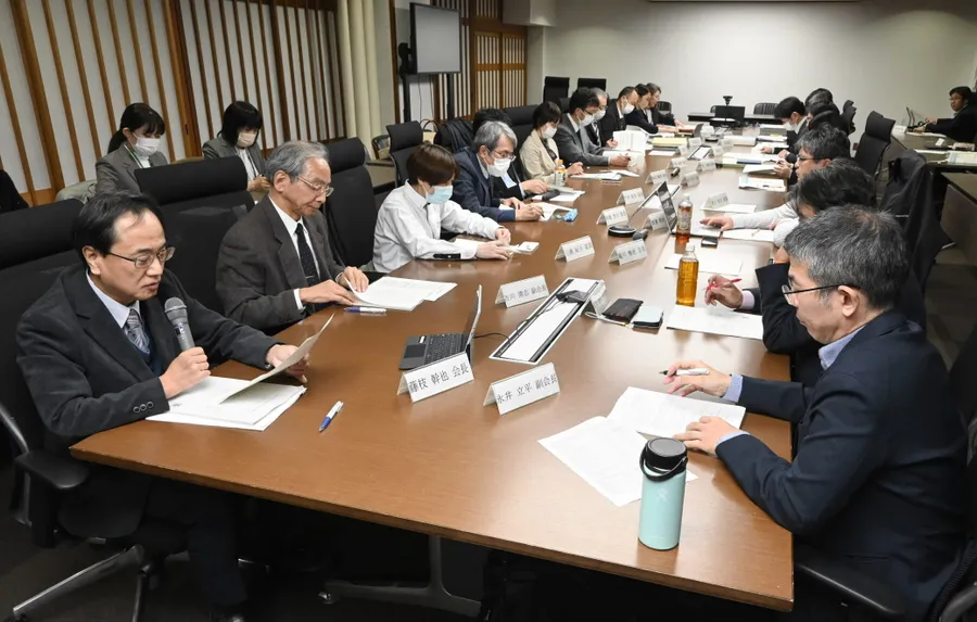 将来の周産期医療体制について議論した県の協議会（高知新聞2024年12月4日掲載）