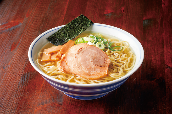 【函館ラーメン　櫻井家】しおラーメン（880 円）