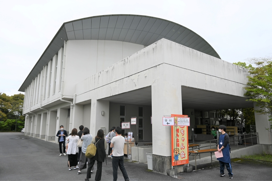 赤ちゃん会は、高知県立幡多看護専門学校の体育館で行います