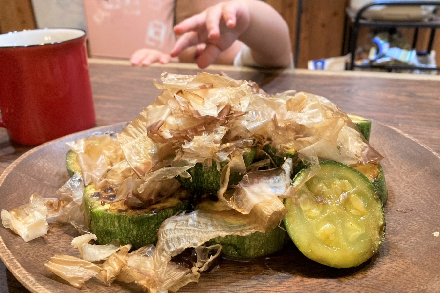 おいしい野菜は時に取り合いに