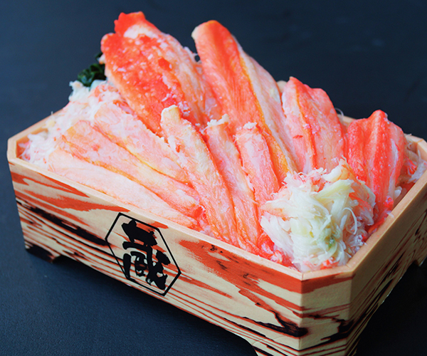 【蔵】3 種の蟹盛り弁当(1 折 2592 円)
