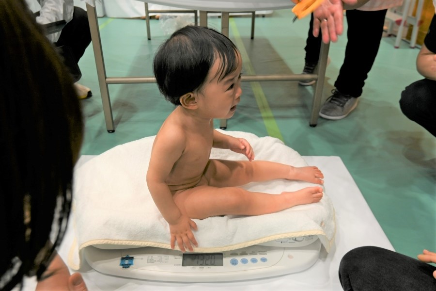 泣いちゃいましたが、じっと座れました!