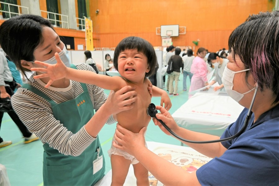 「おかあさーん!」と助けを求めたり