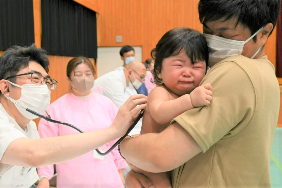 【2025年】第91回赤ちゃん会・幡多会場に114人が参加しました|測定、診察、歯科検診…元気いっぱい泣いて頑張りました!