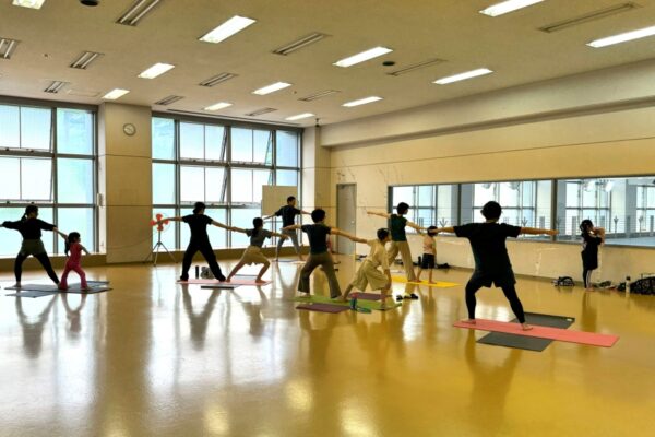 【2025年】高知市で「国際ヨガDAY　親子で一緒にヨガ体験」（高知市総合体育館）｜親子で一緒にヨガ体験しませんか？